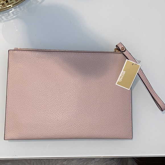 🔥Michael Kors clutch wristlet🔥 - Picture 3 of 6
